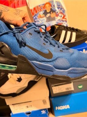 Nike Men’s Blue Mesh Sneakers with Black Swoosh